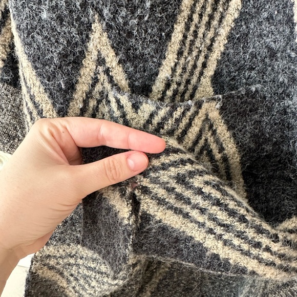 Grace Black and Tan Chevron Women's Long Cardigan - Picture 3 of 7